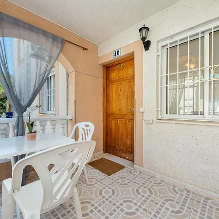 Coral Sunrise Apartment *